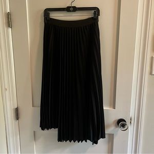 COS black pleated asymmetrical skirt. Size 6